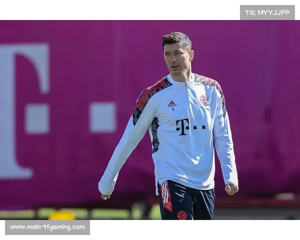 37岁莱万遭巴萨狠心抛弃4500万转会费巨亏结局令人心碎 37岁莱万遭巴萨狠心抛弃4500万转会费巨亏结局令人心碎